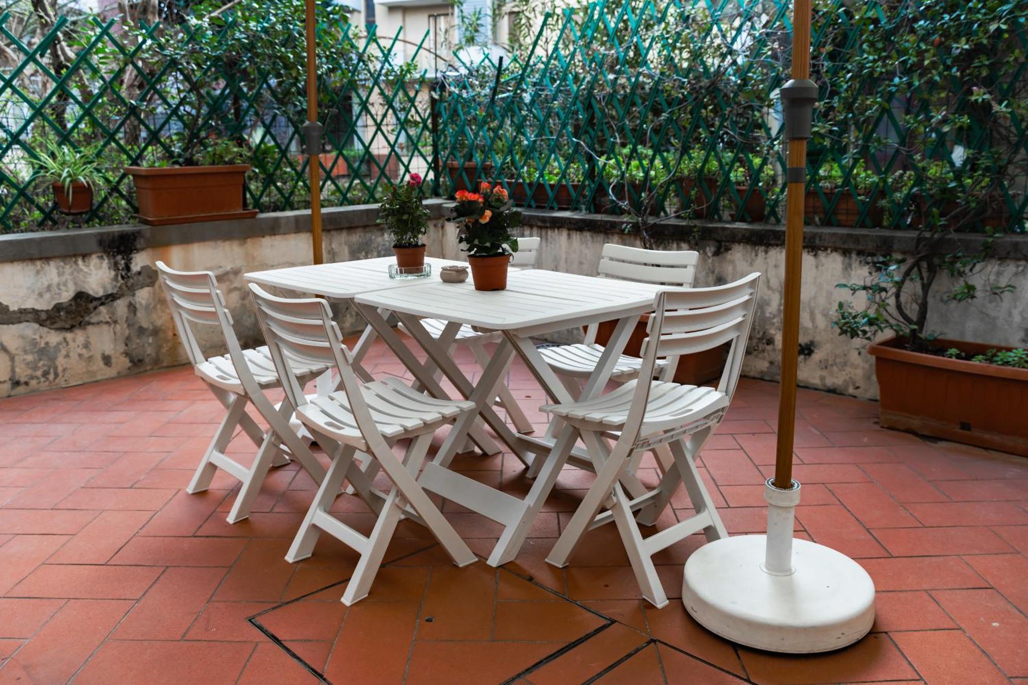 Charming With Exclusive Courtyard In Center Of Apartment