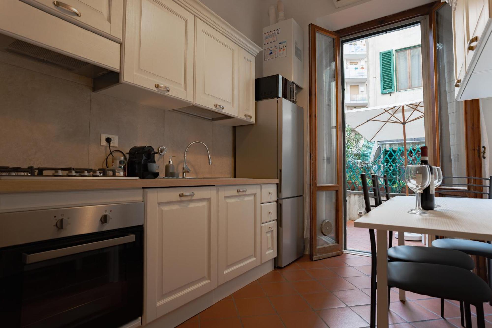 Charming With Exclusive Courtyard In Center Of Apartment *