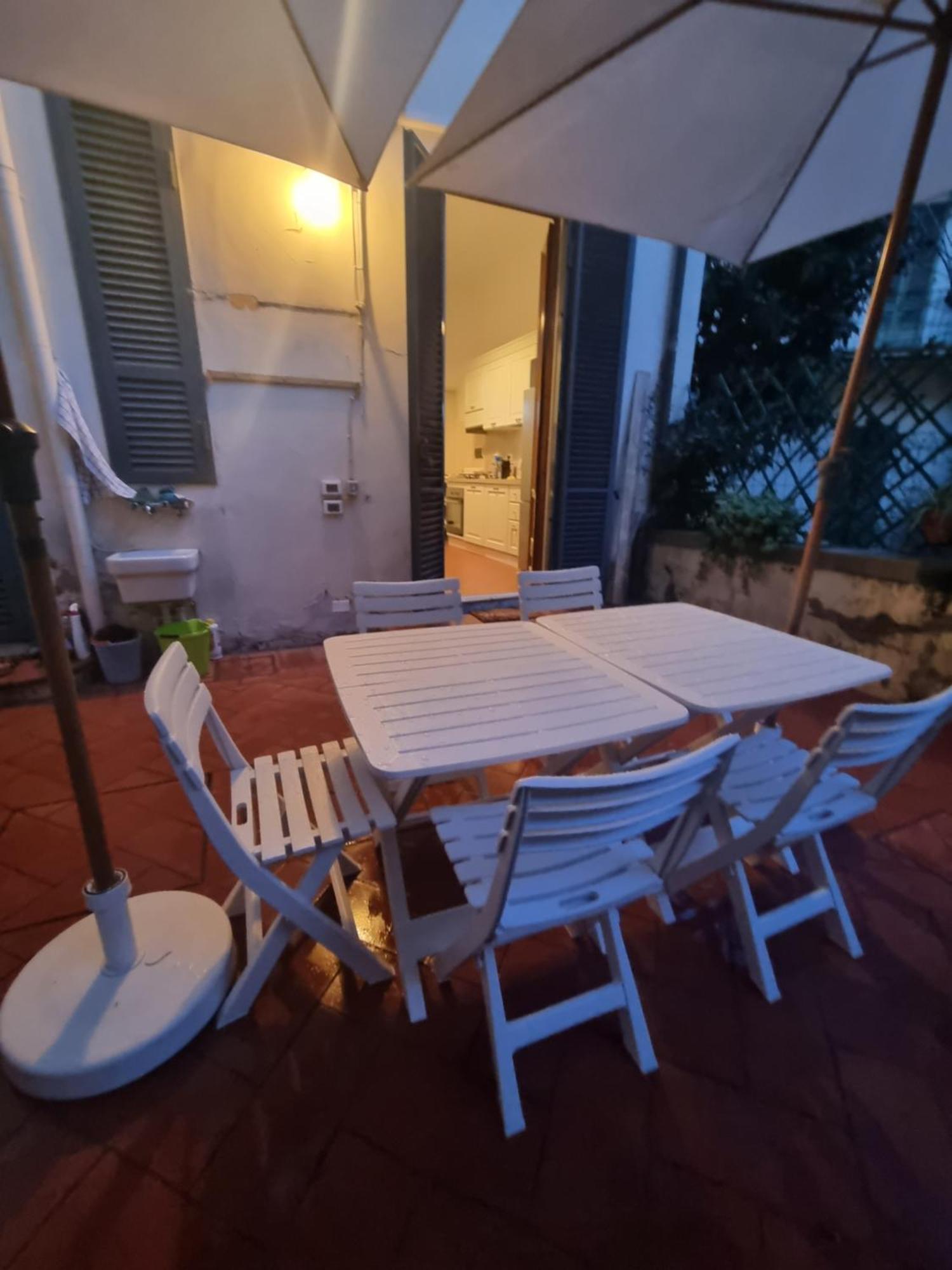 Apartment Charming With Exclusive Courtyard In Center Of *